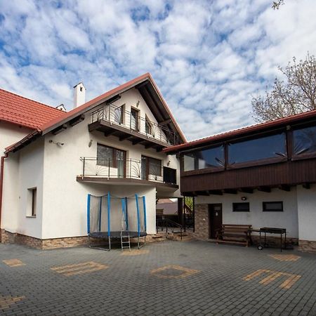Hotel Amedeia Bran  Esterno foto