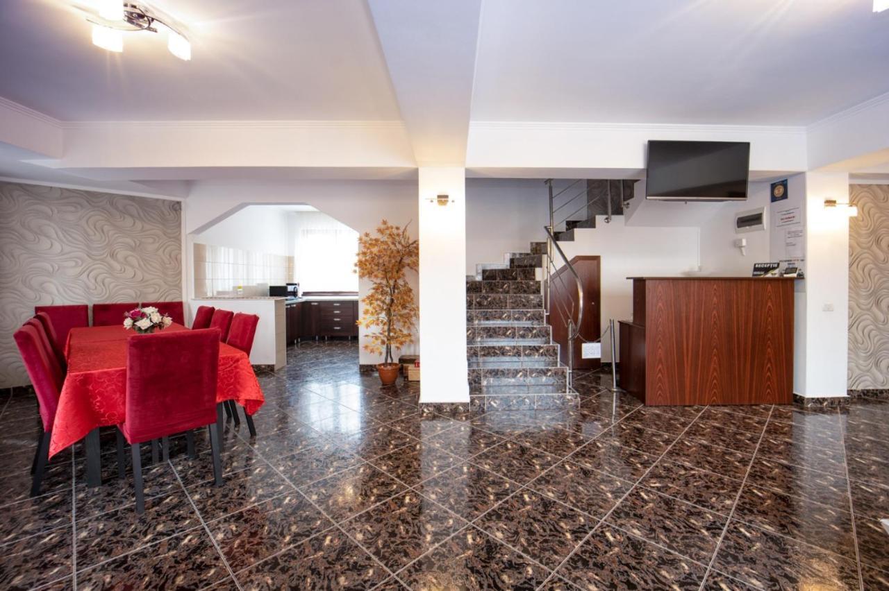 Hotel Amedeia Bran  Esterno foto