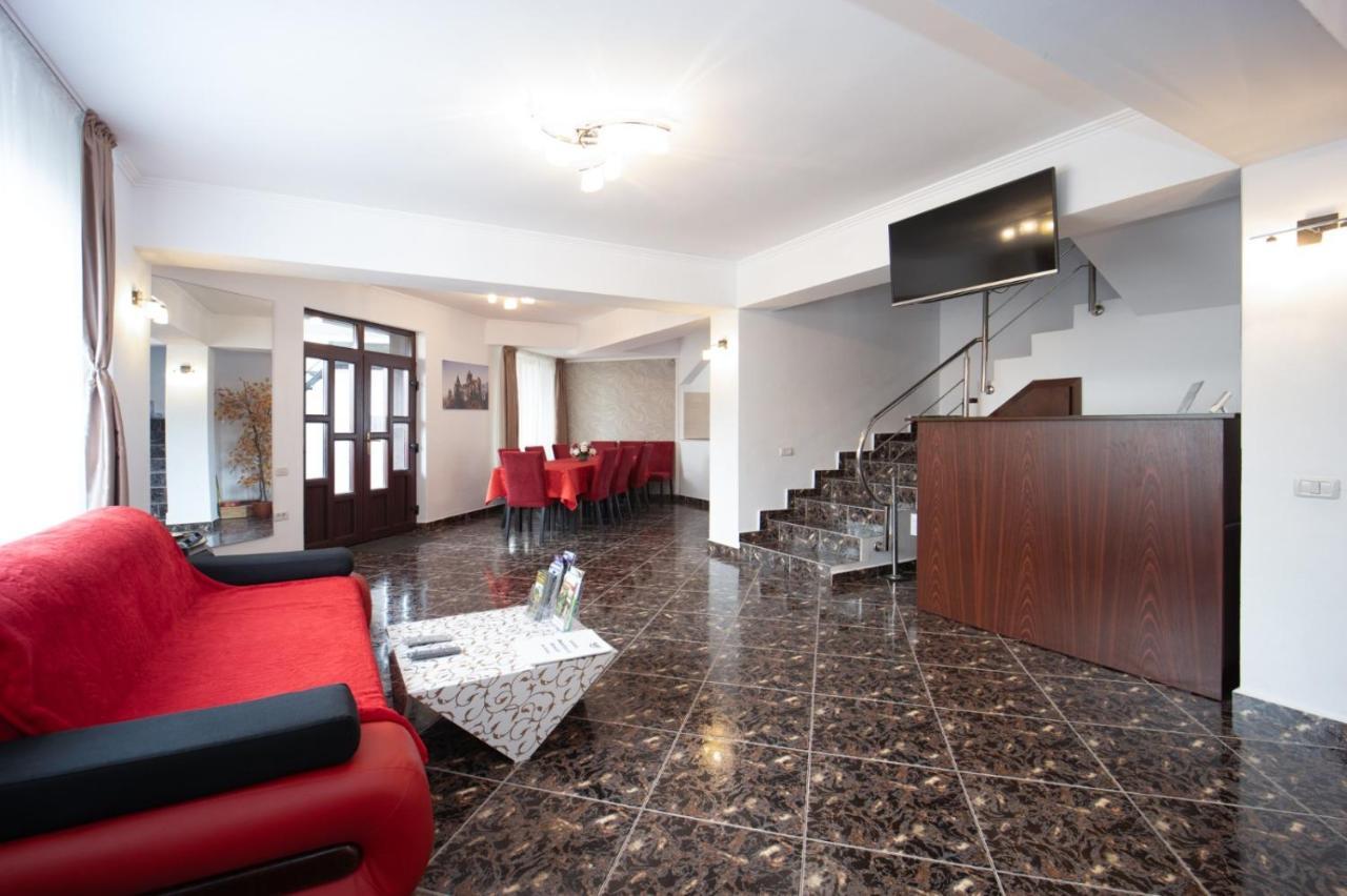 Hotel Amedeia Bran  Esterno foto