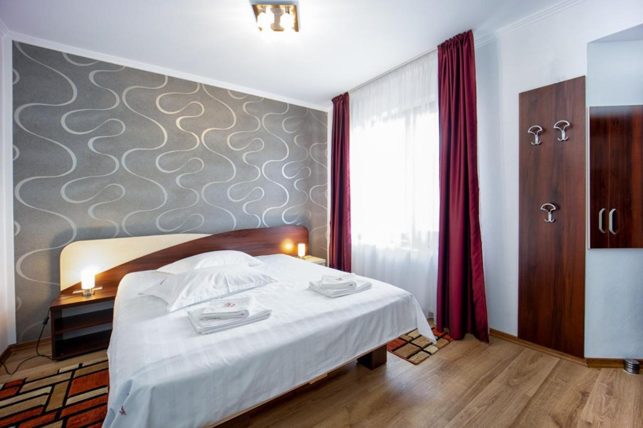 Hotel Amedeia Bran  Esterno foto