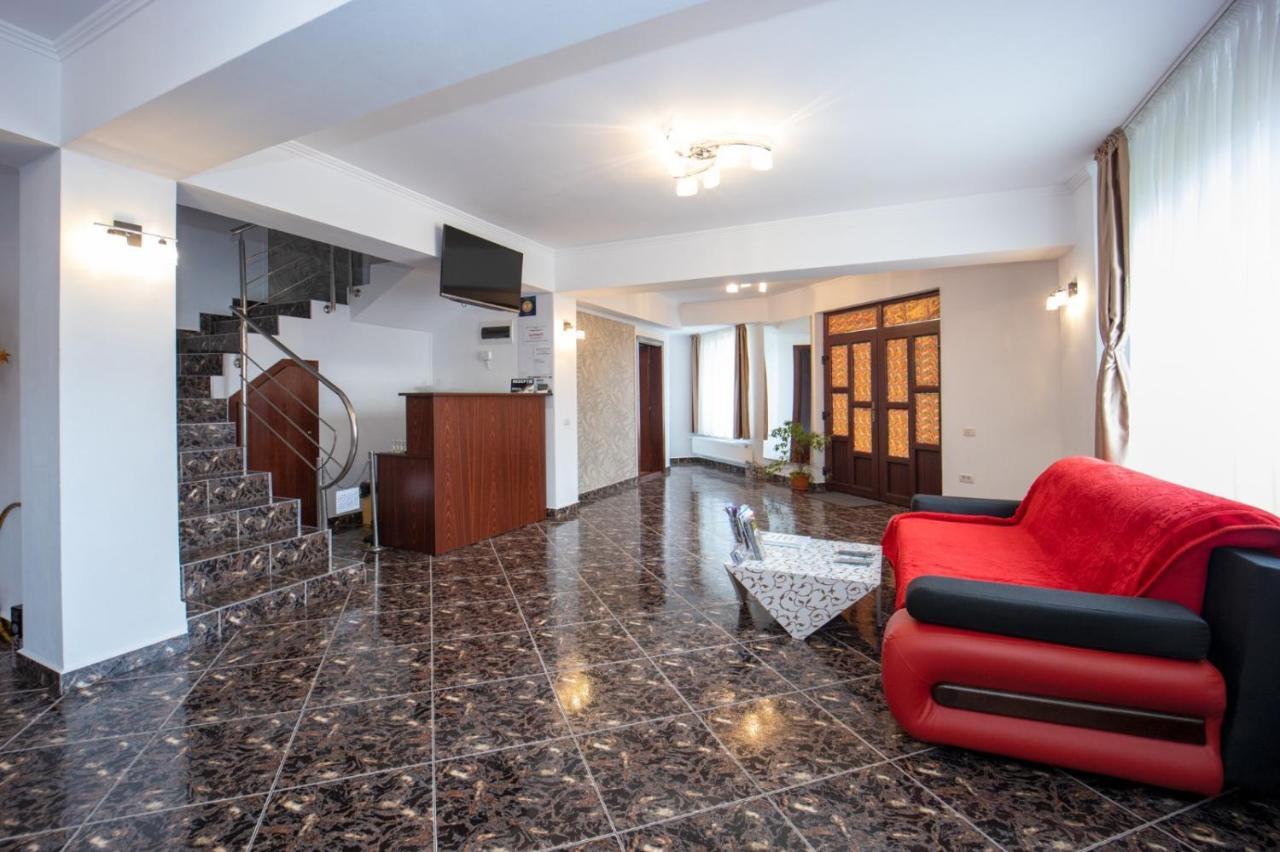 Hotel Amedeia Bran  Esterno foto