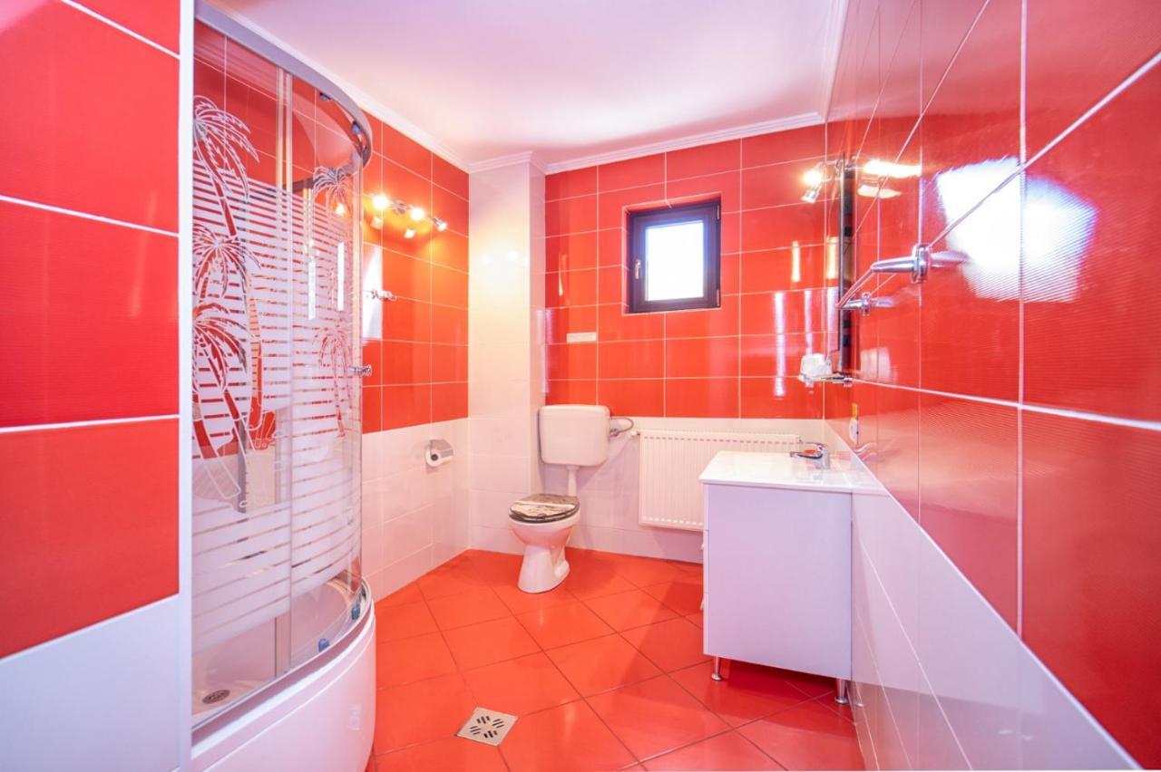 Hotel Amedeia Bran  Esterno foto