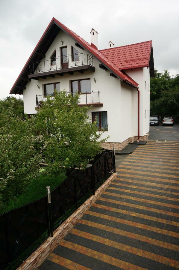 Hotel Amedeia Bran  Esterno foto